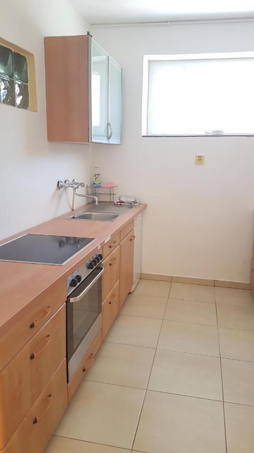 Grosses Ferienhaus Plattensee Balaton - Nyaralo Haz 6 Szobaval, 5 Fuerdoszobaval, 3000 Nm Appartement Szolad Buitenkant foto