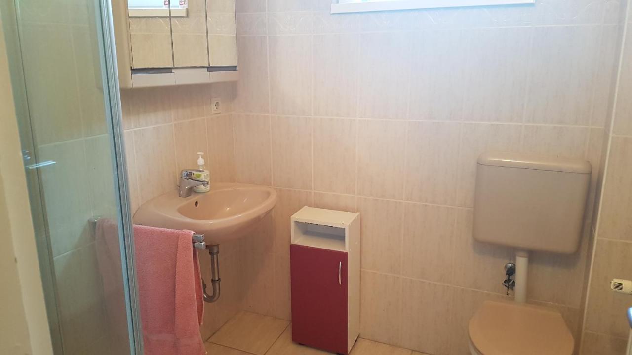 Grosses Ferienhaus Plattensee Balaton - Nyaralo Haz 6 Szobaval, 5 Fuerdoszobaval, 3000 Nm Appartement Szolad Buitenkant foto