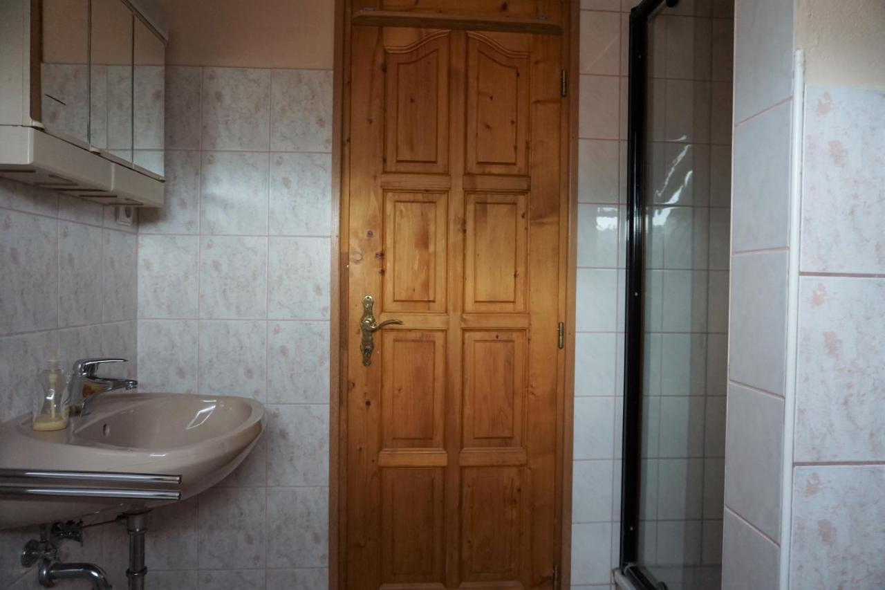 Grosses Ferienhaus Plattensee Balaton - Nyaralo Haz 6 Szobaval, 5 Fuerdoszobaval, 3000 Nm Appartement Szolad Buitenkant foto
