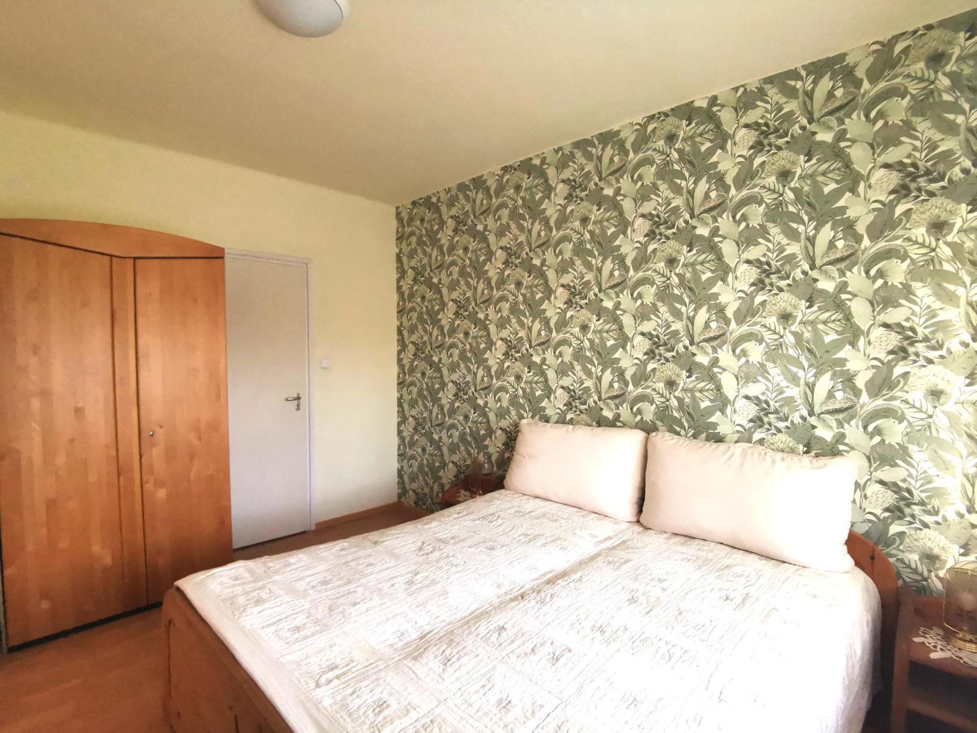 Grosses Ferienhaus Plattensee Balaton - Nyaralo Haz 6 Szobaval, 5 Fuerdoszobaval, 3000 Nm Appartement Szolad Buitenkant foto
