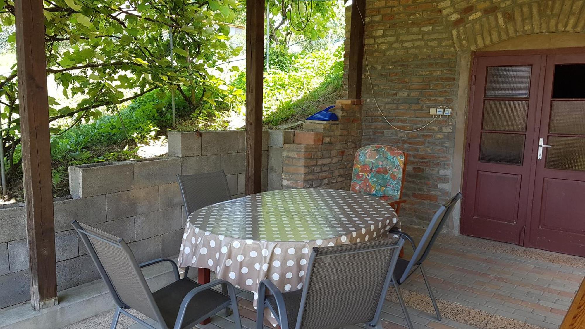 Grosses Ferienhaus Plattensee Balaton - Nyaralo Haz 6 Szobaval, 5 Fuerdoszobaval, 3000 Nm Appartement Szolad Buitenkant foto